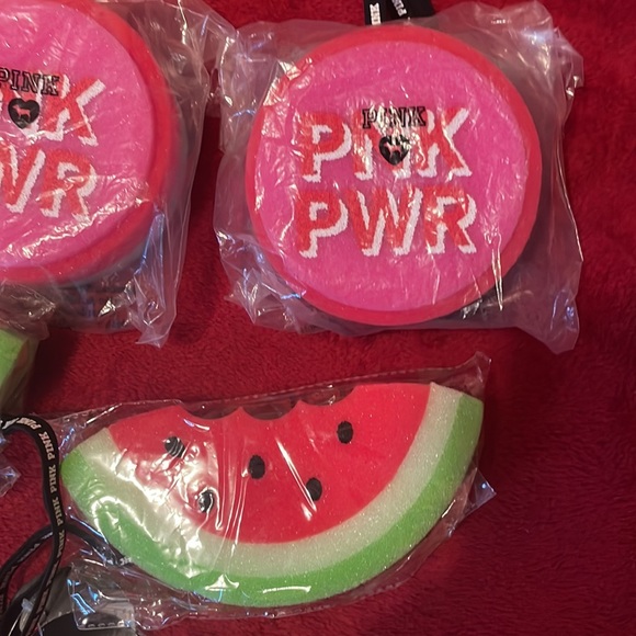 ⛱NWT VS PINK SPONGE⛱ Bundle of 4 - Picture 2 of 3
